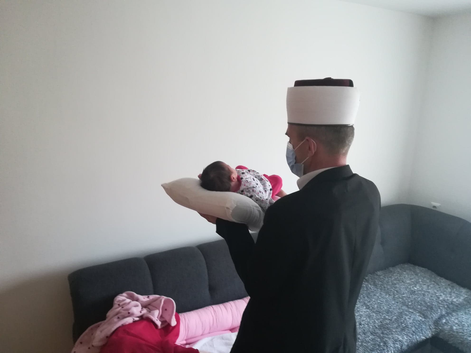 Mahmutovići: Akika-kurban i nadijevanje imena- Mahmutović Nedžmija