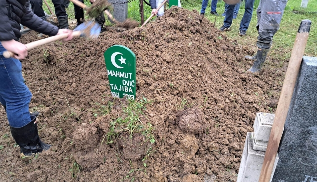 Mahmutovići-Dženaza: Mahmutović Tajiba (1941-2023)